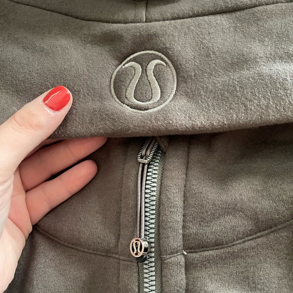 Lululemon scuba size 10 - Picture 2 of 5